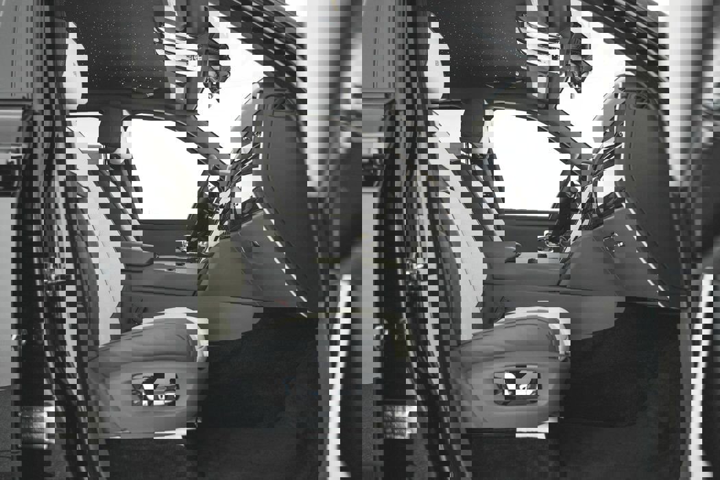 New 2025 Rolls-Royce Cullinan Black Badge image 30