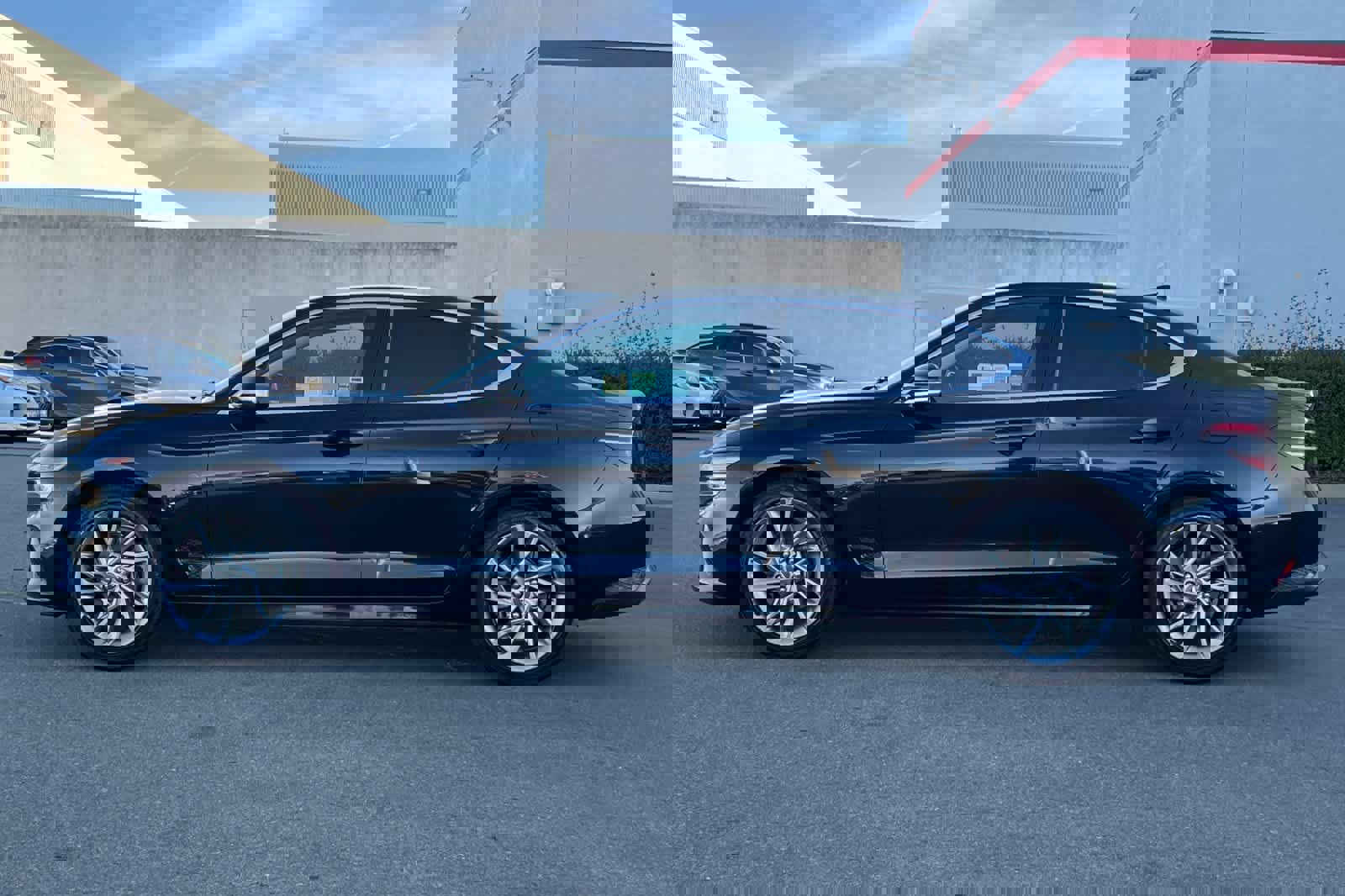 Used 2022 Genesis G70 2.0T image 9