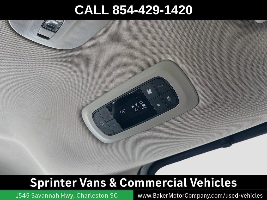 Used 2024 Chrysler Pacifica Touring-L FWD image 28