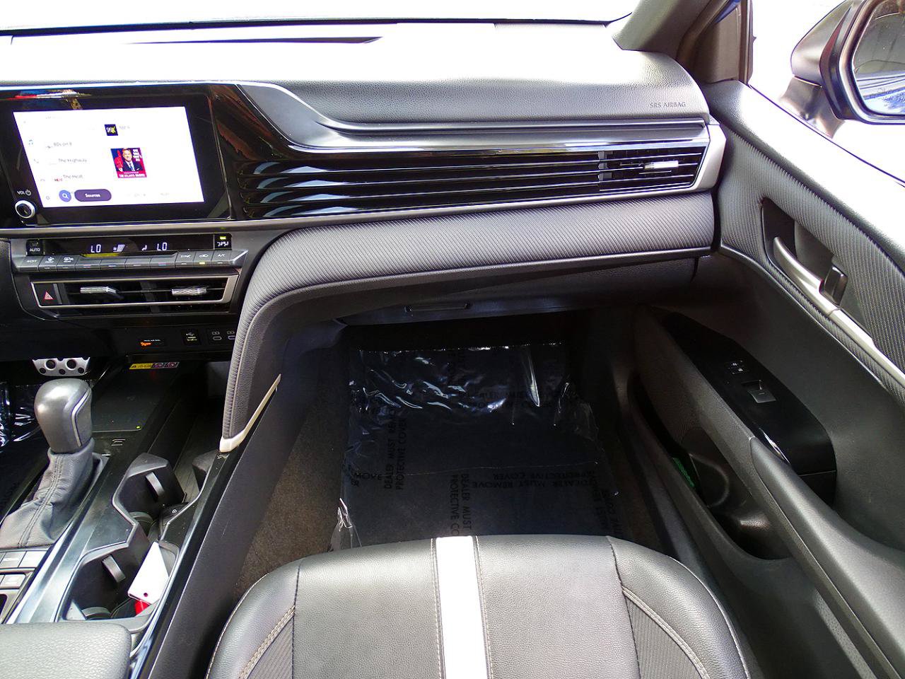 Used 2025 Toyota Camry SE w/ Convenience Package FWD image 25