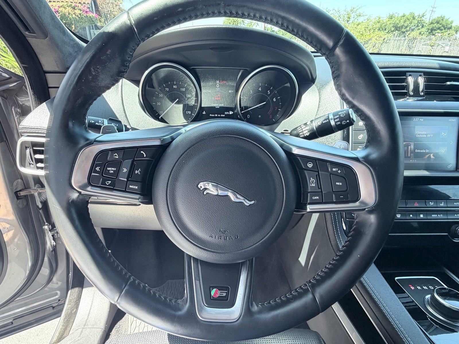 Used 2017 Jaguar F-PACE S AWD/4WD image 12