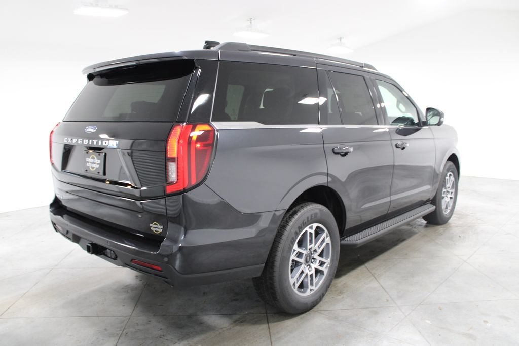 New 2026 Ford Expedition Active RWD image 8