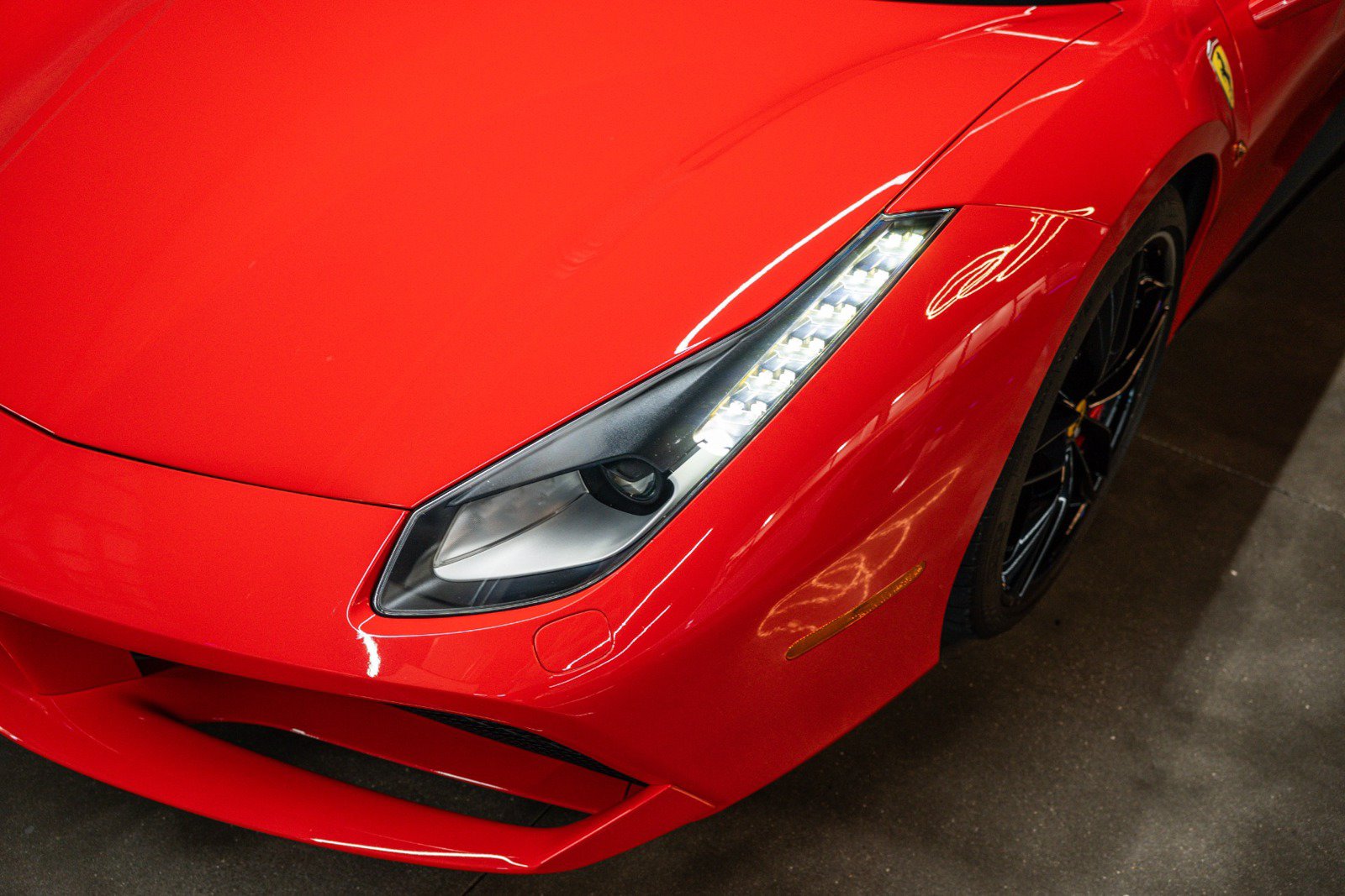 Used 2018 Ferrari 488 Spider RWD image 12