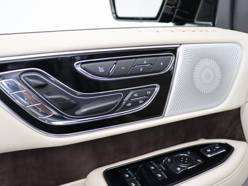 Used 2021 Lincoln Navigator Reserve w/ Luxury Package image 36