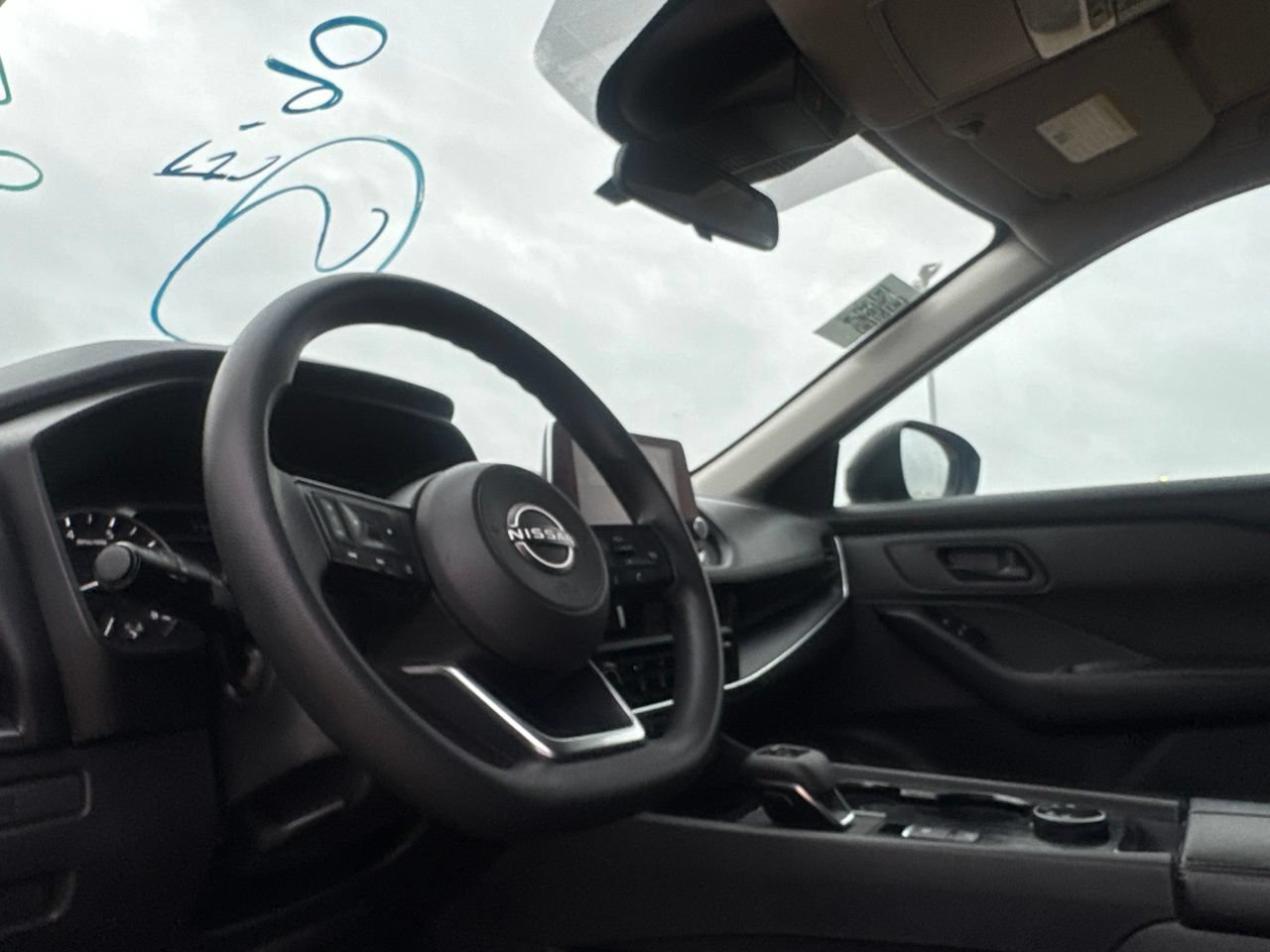 Used 2024 Nissan Rogue S AWD/4WD image 39