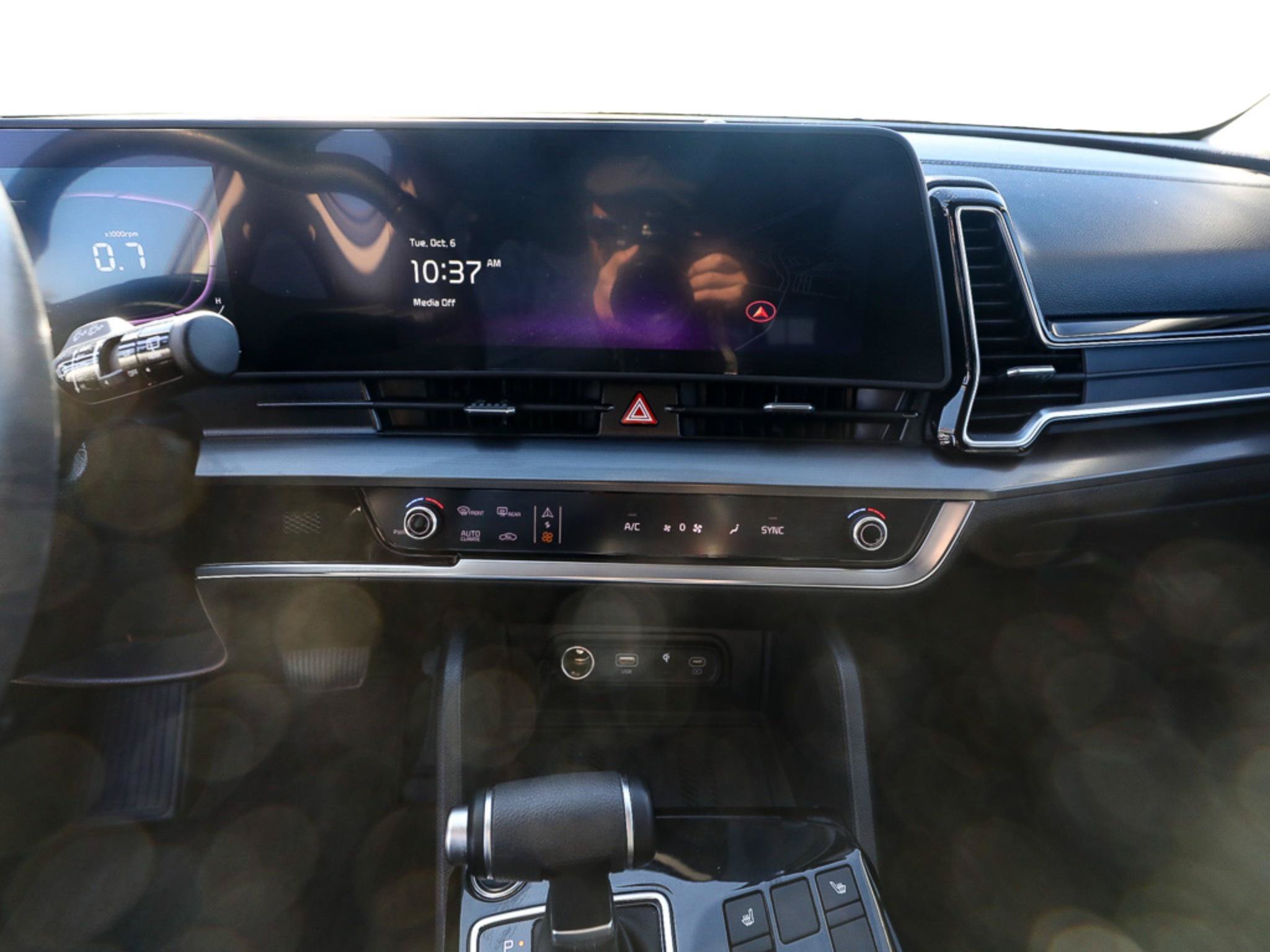 Certified 2024 Kia Sportage EX AWD/4WD image 16