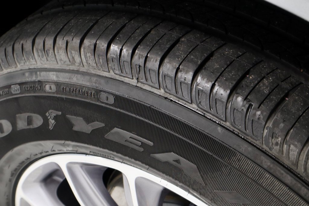 Used 2024 Buick Enclave Premium image 21