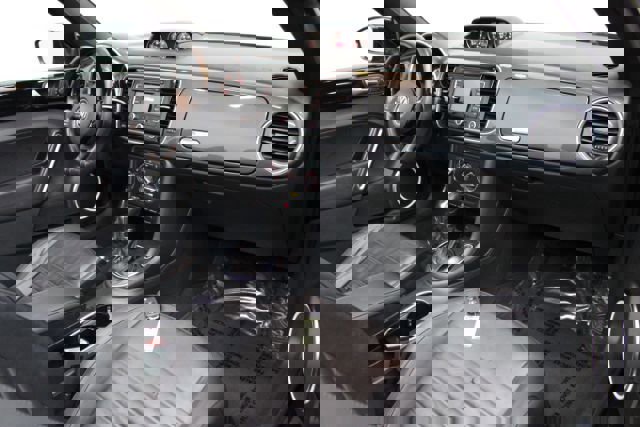 Used 2013 Volkswagen Beetle 2.0T image 23