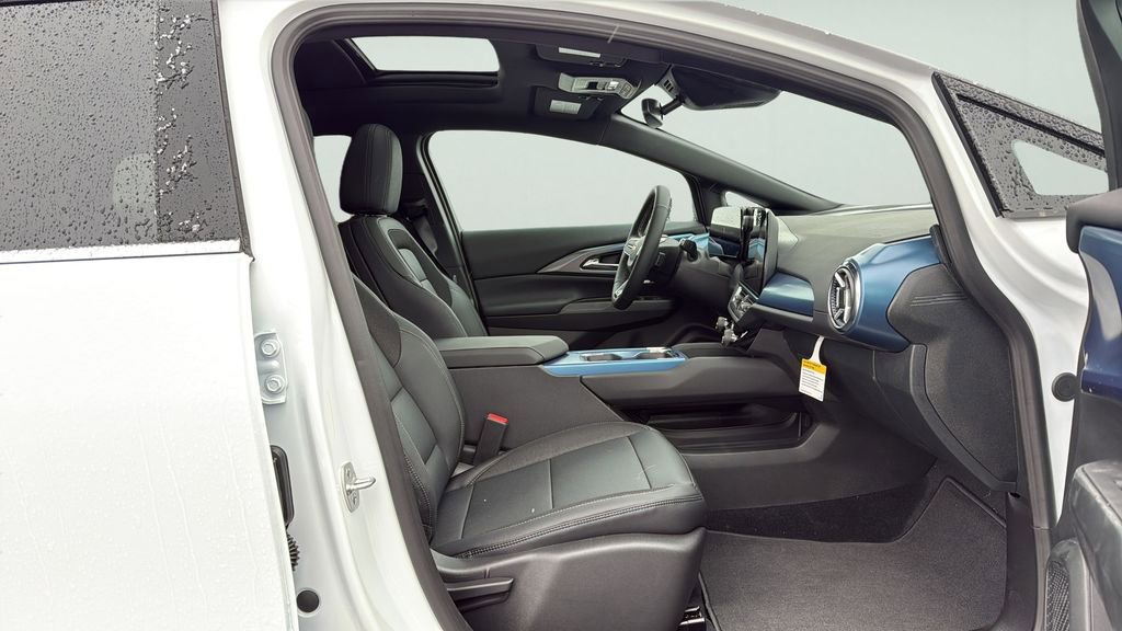 New 2026 Chevrolet Equinox EV LT AWD/4WD image 12
