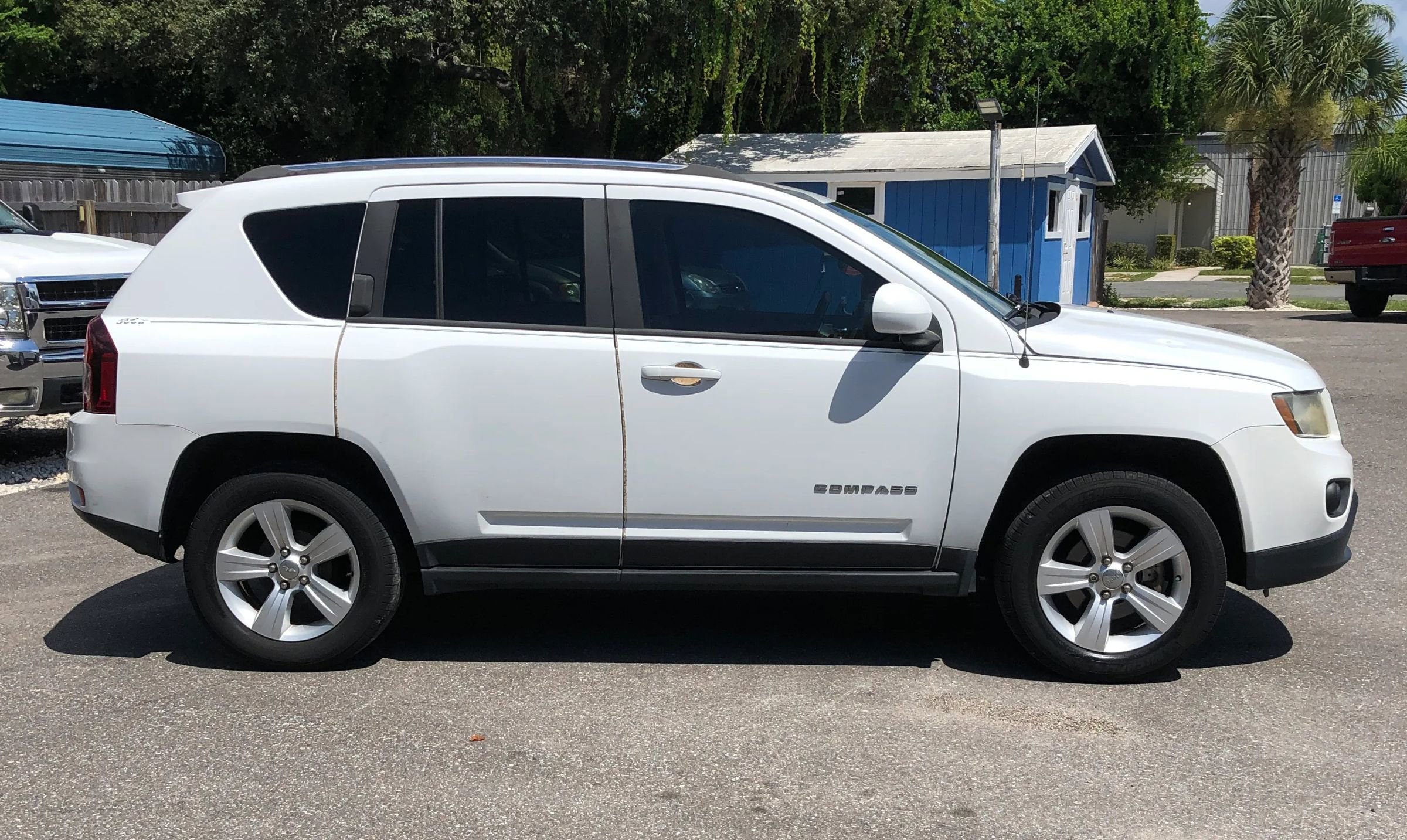 Used 2014 Jeep Compass Latitude image 2