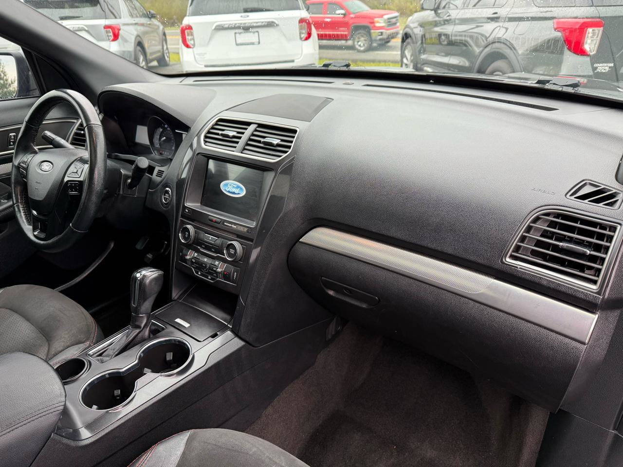 Used 2018 Ford Explorer XLT w/ Equipment Group 202A FWD image 20