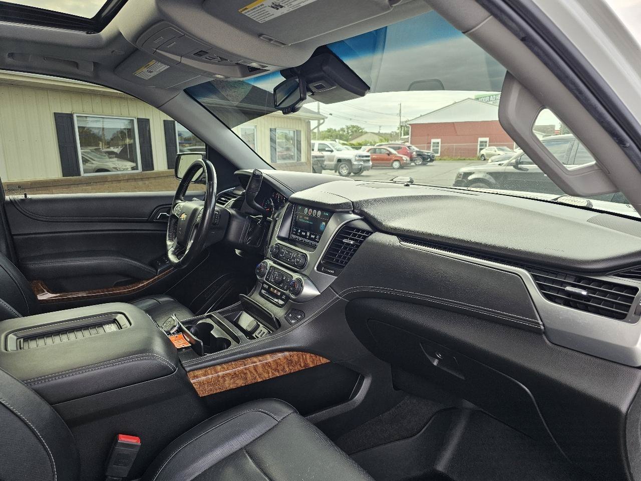 Used 2018 Chevrolet Tahoe Premier w/ RST 6.2L Performance Edition AWD/4WD image 25