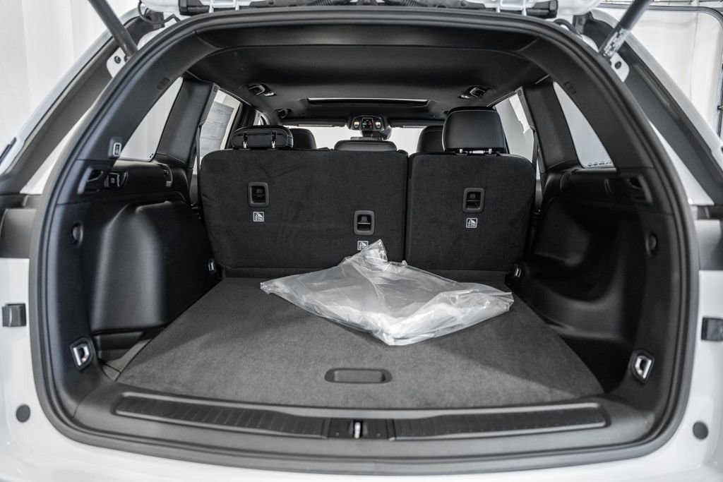 New 2025 Jeep Grand Cherokee Altitude image 9