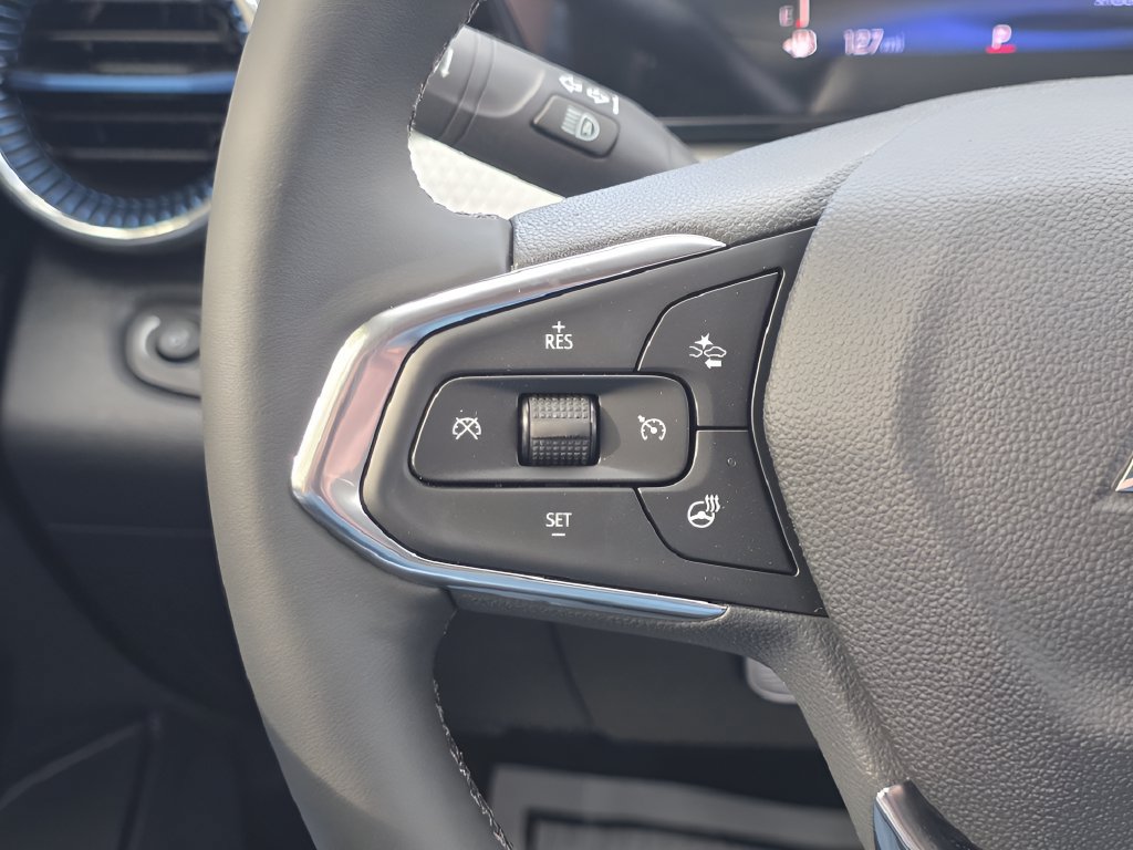 New 2026 Chevrolet Trax LT w/ Midnight Edition FWD image 17