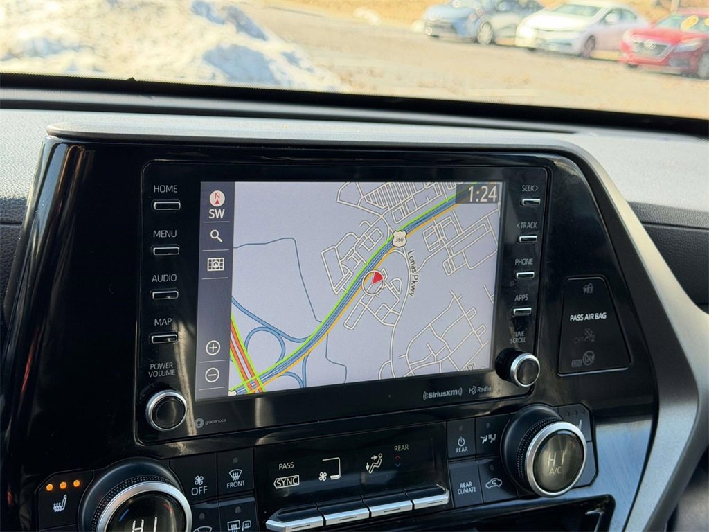 Certified 2021 Toyota Highlander XLE image 3