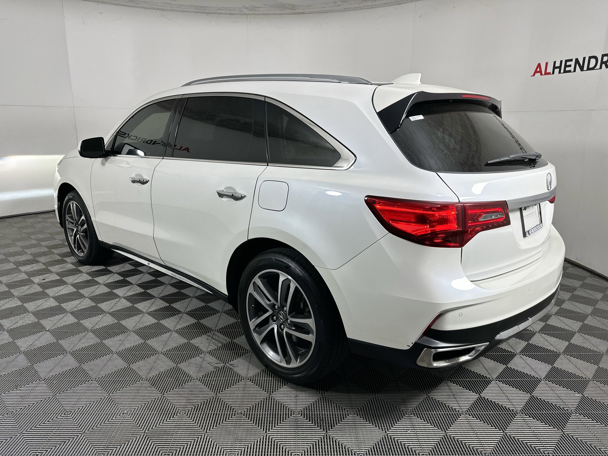Used 2018 Acura MDX FWD w/ Advance Package image 5