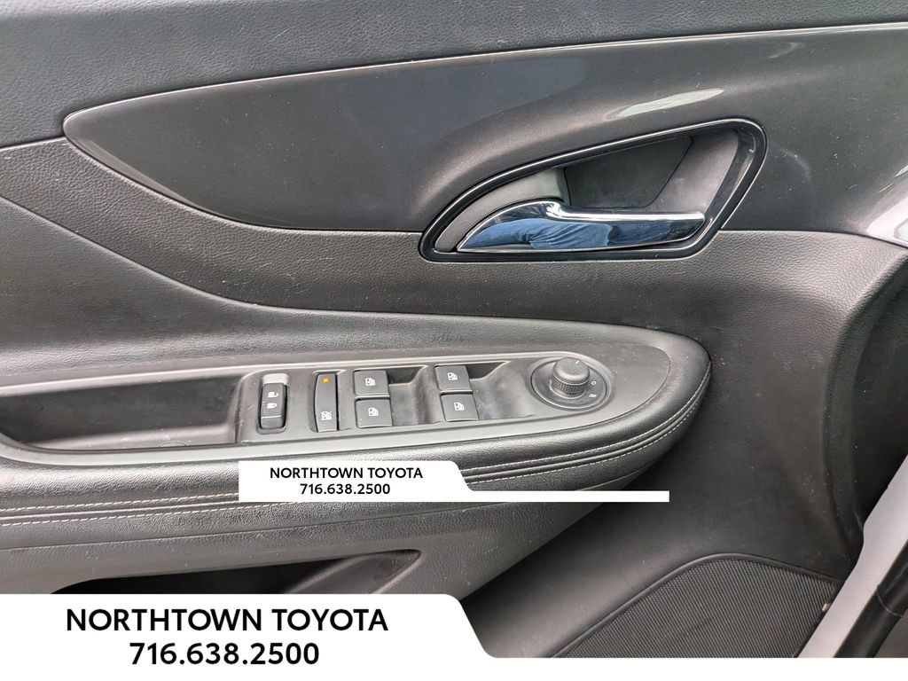 Used 2018 Buick Encore Sport Touring AWD/4WD image 31