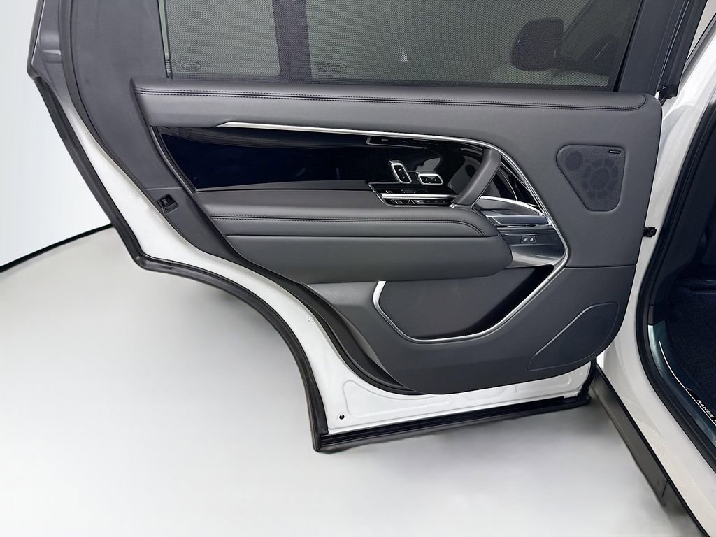New 2026 Land Rover Range Rover Long Wheelbase SE image 25