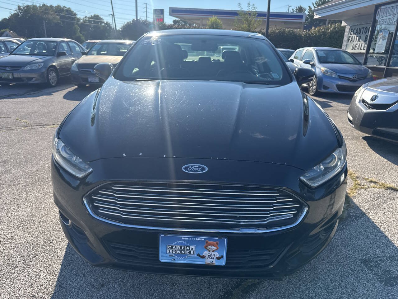 Used 2014 Ford Fusion SE w/ Equipment Group 202A FWD image 3