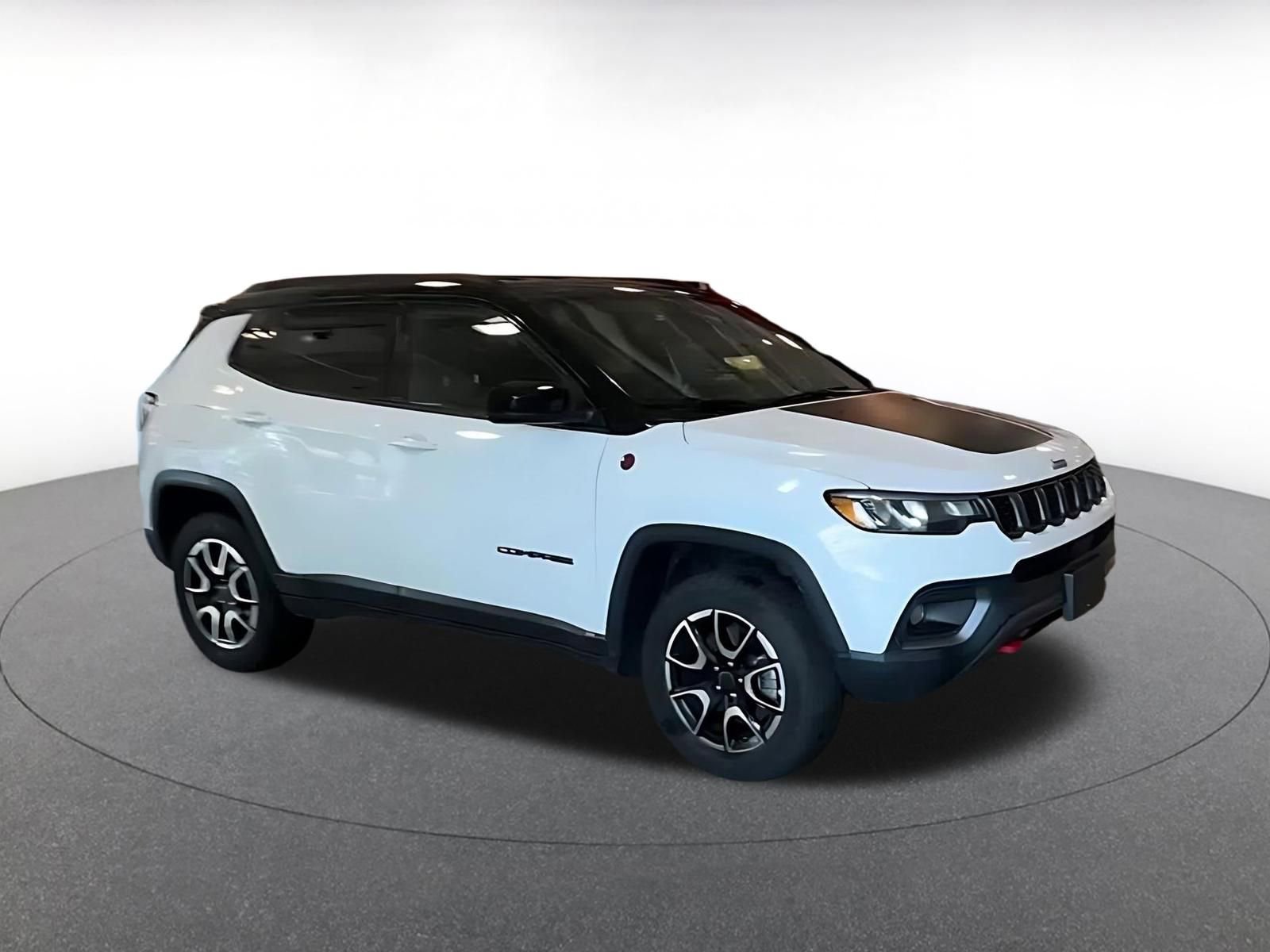 Used 2025 Jeep Compass Trailhawk AWD/4WD video 2