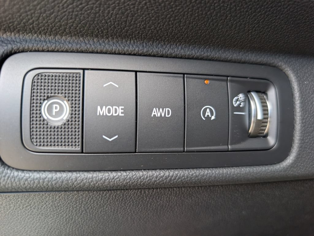 New 2027 Chevrolet Traverse Z71 w/ Enhanced Driving Package AWD/4WD image 35