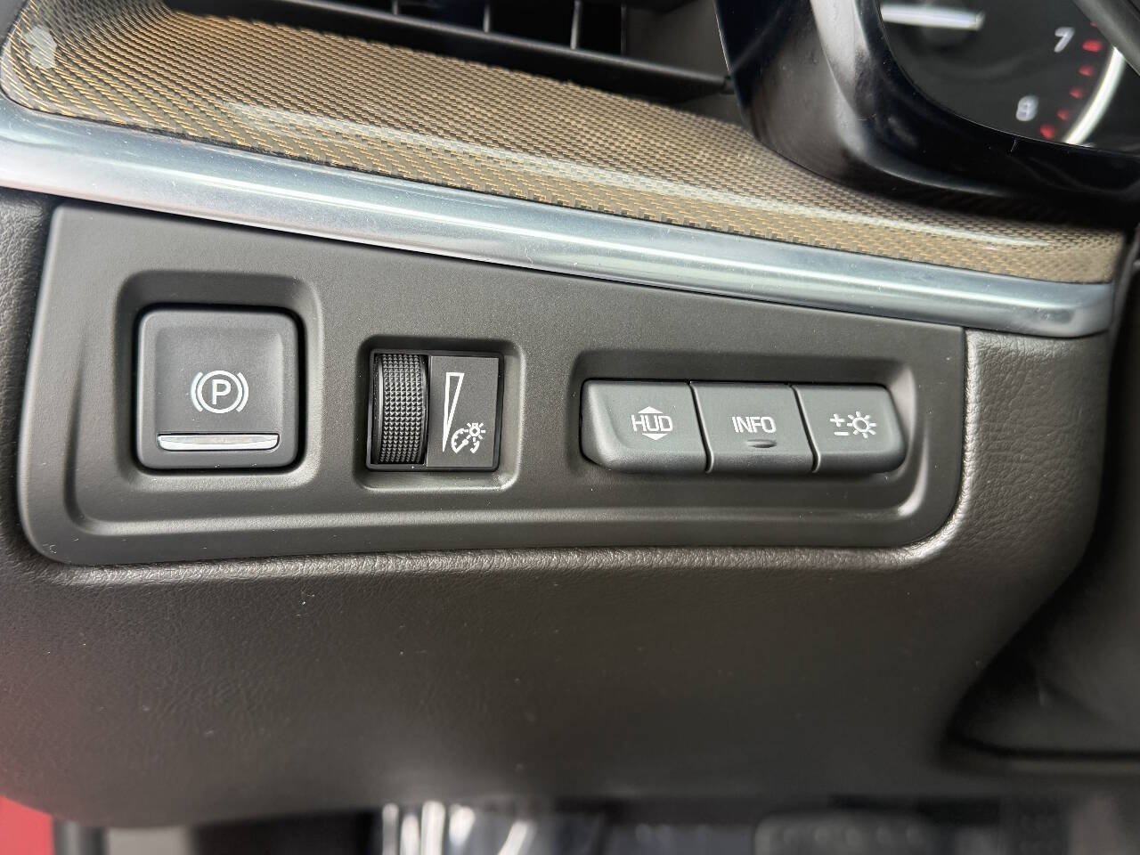 Used 2018 Cadillac XT5 Platinum w/ Driver Assist Package AWD/4WD image 12