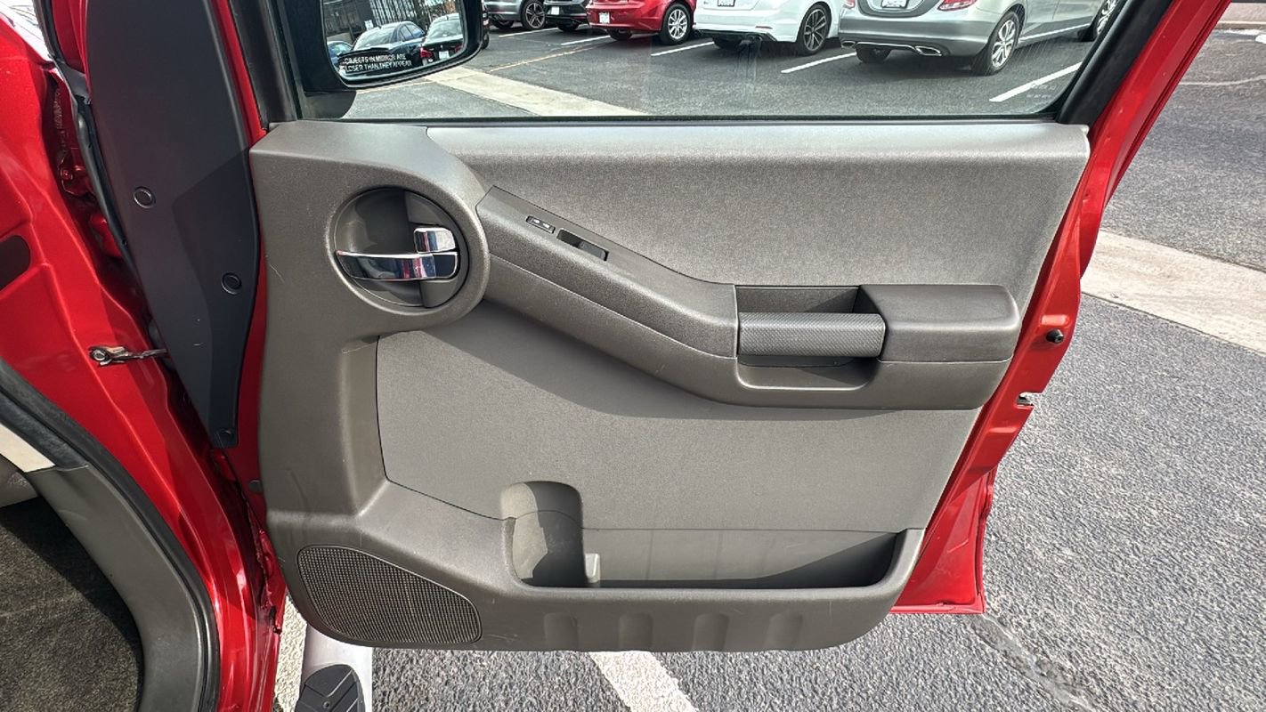 Used 2013 Nissan Xterra S image 20