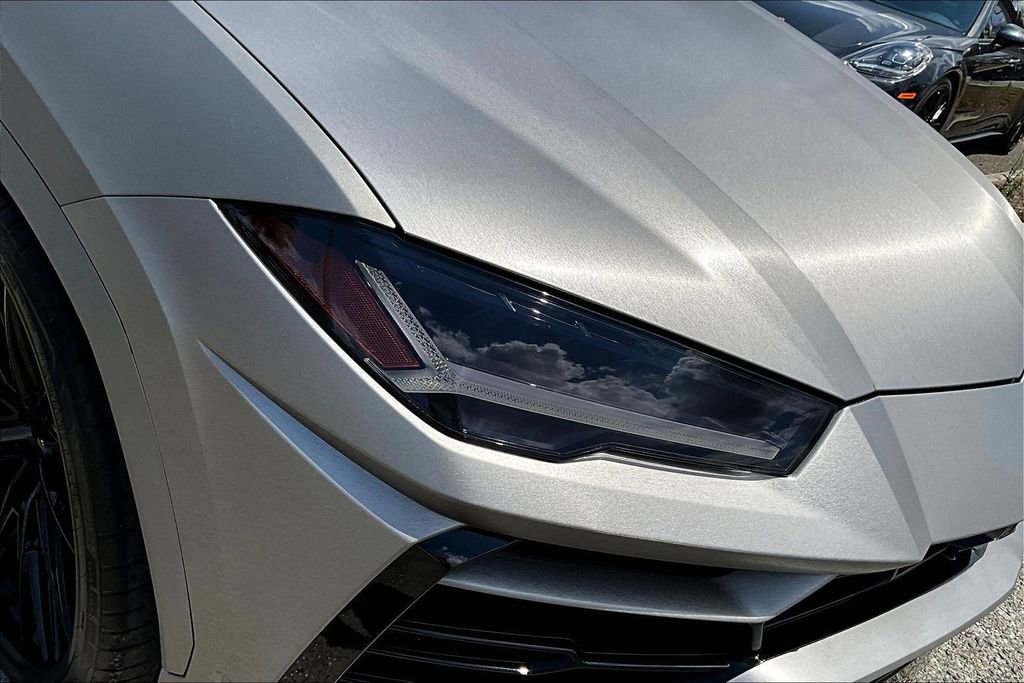 Used 2021 Lamborghini Urus AWD/4WD image 33