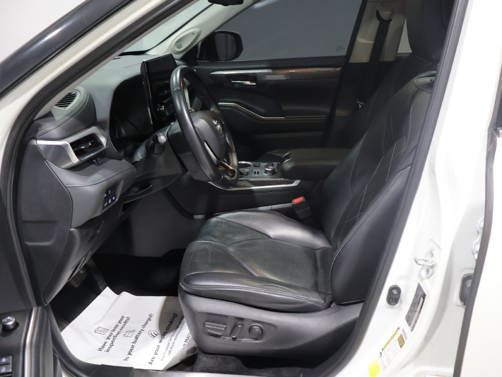 Used 2021 Toyota Highlander Platinum AWD/4WD image 9