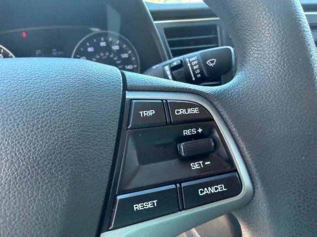 Used 2018 Hyundai Elantra SE FWD image 19