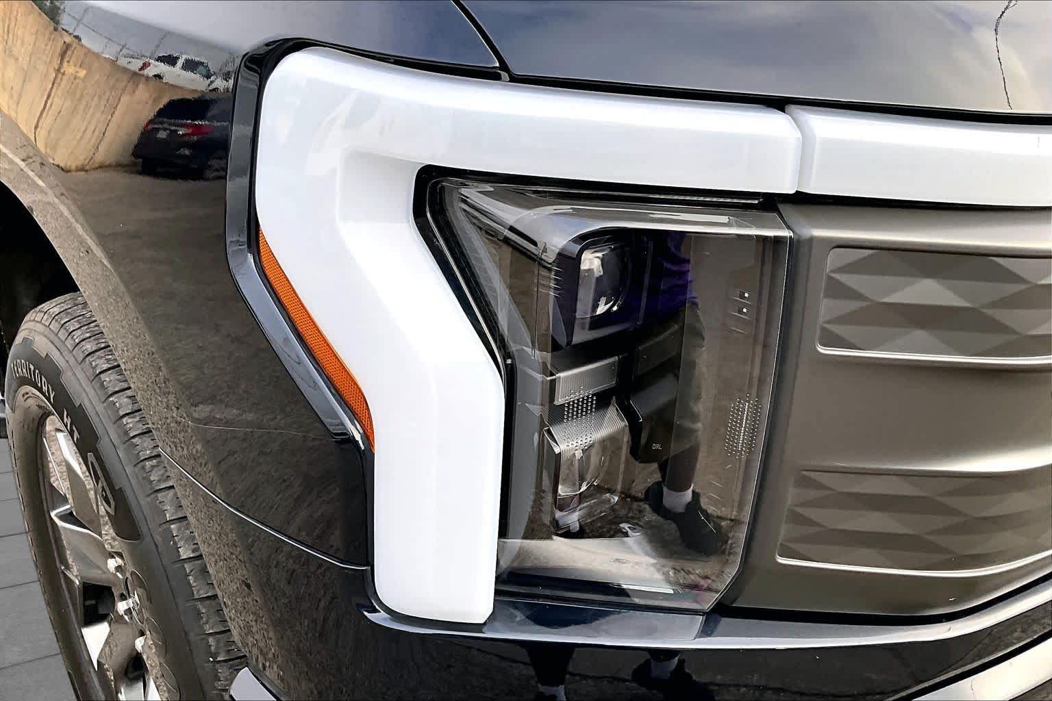 Used 2023 Ford F150 Lightning Lariat AWD/4WD image 26
