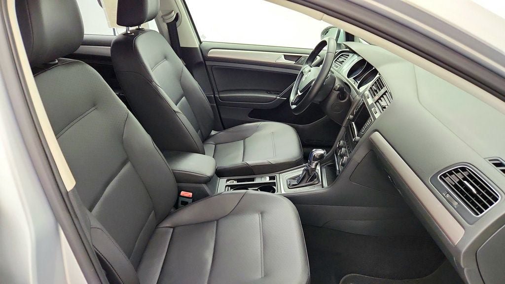 Used 2015 Volkswagen e-Golf SEL Premium FWD image 21