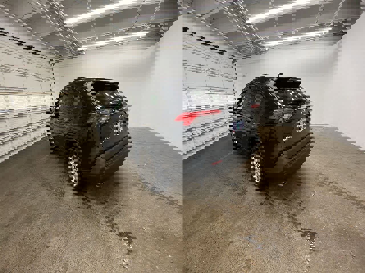 Used 2021 Toyota RAV4 XLE image 4