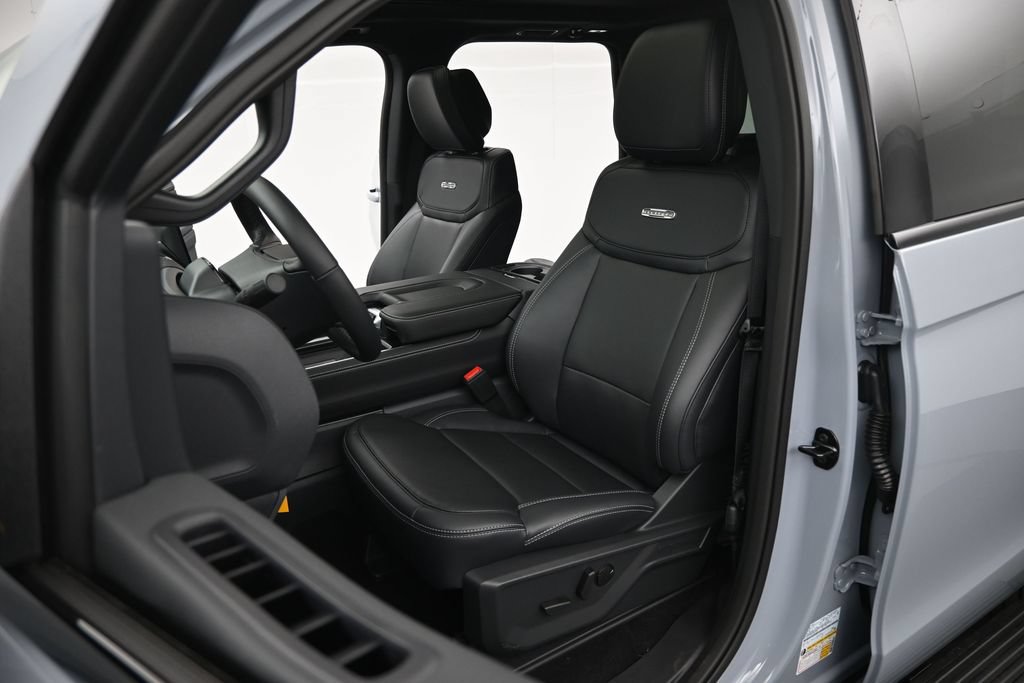 New 2027 Ford Expedition Platinum w/ Stealth Appearance Package AWD/4WD image 8
