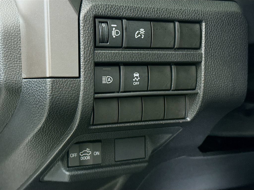 Used 2025 Toyota Tacoma TRD Off-Road AWD/4WD image 21