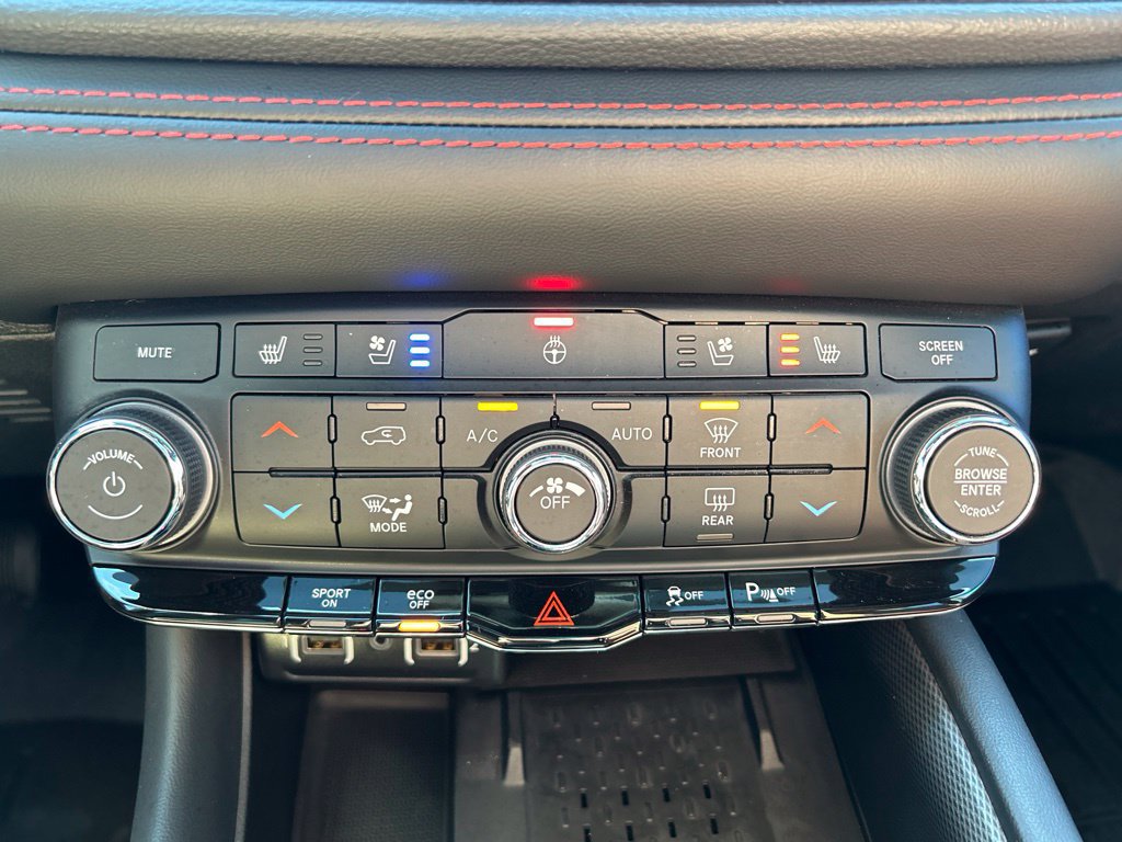 Used 2025 Dodge Durango R/T AWD/4WD image 34