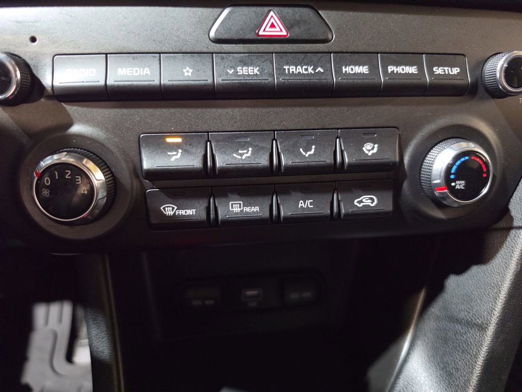 Used 2020 Kia Sportage LX AWD/4WD image 16