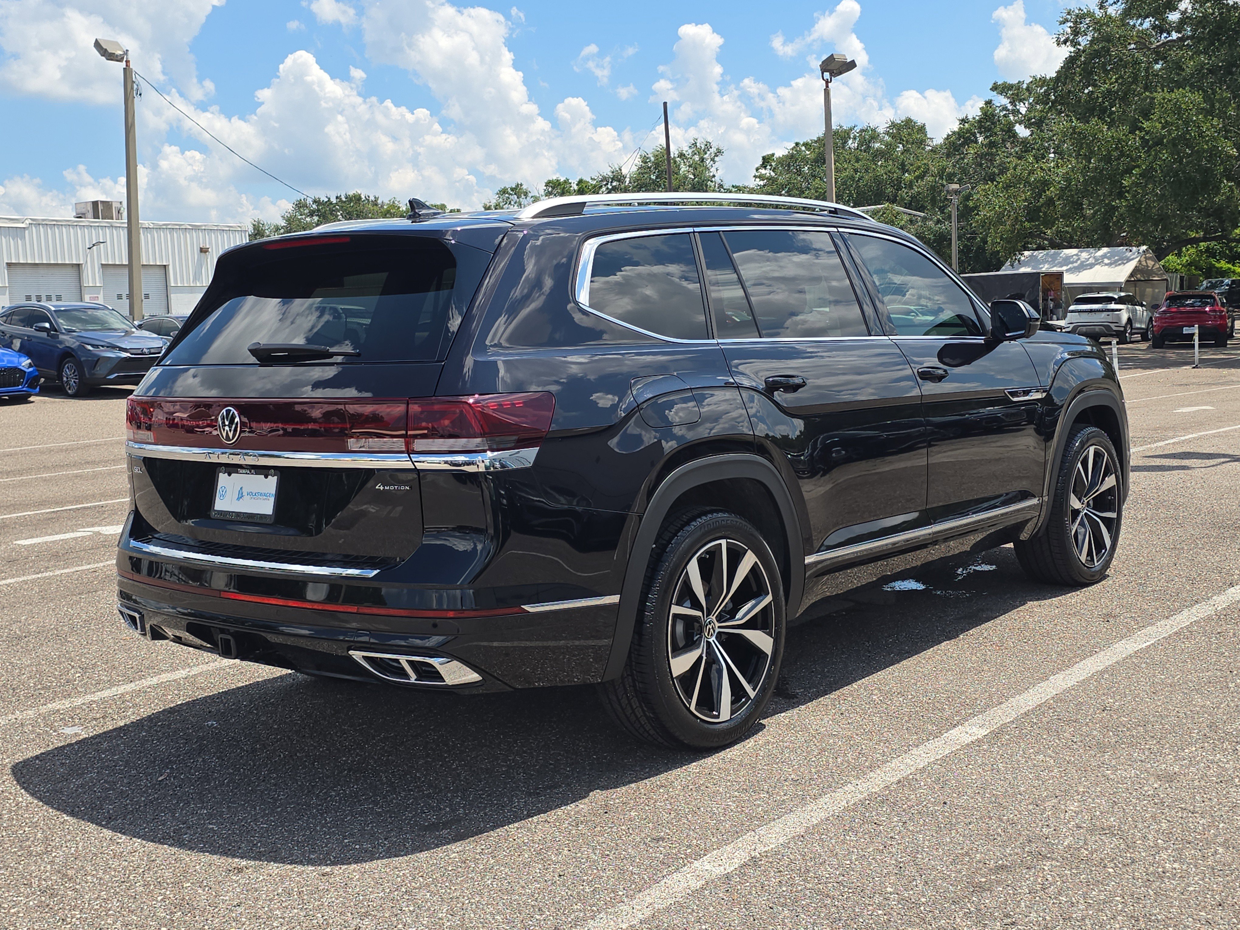 New 2025 Volkswagen Atlas SEL Premium R-Line image 5