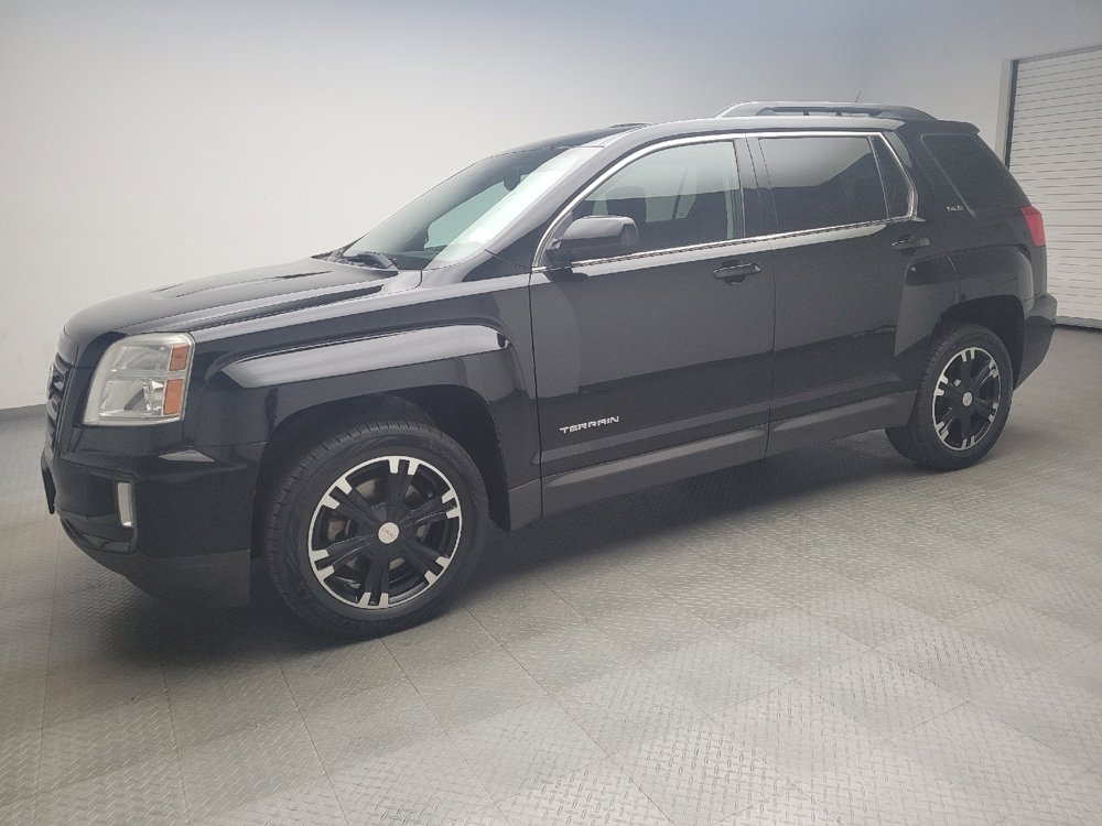 Used 2017 GMC Terrain SLE w/ Technology Package FWD image 2