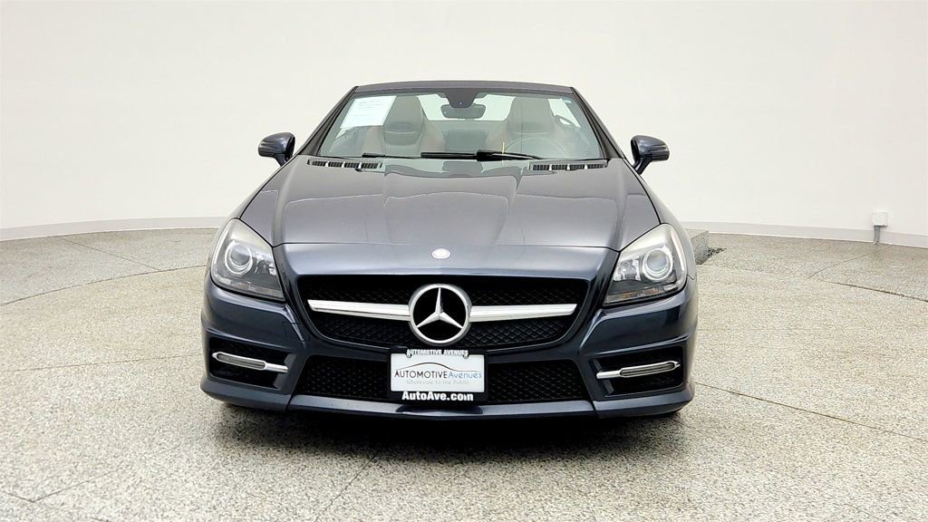 Used 2015 Mercedes-Benz SLK 250 image 2