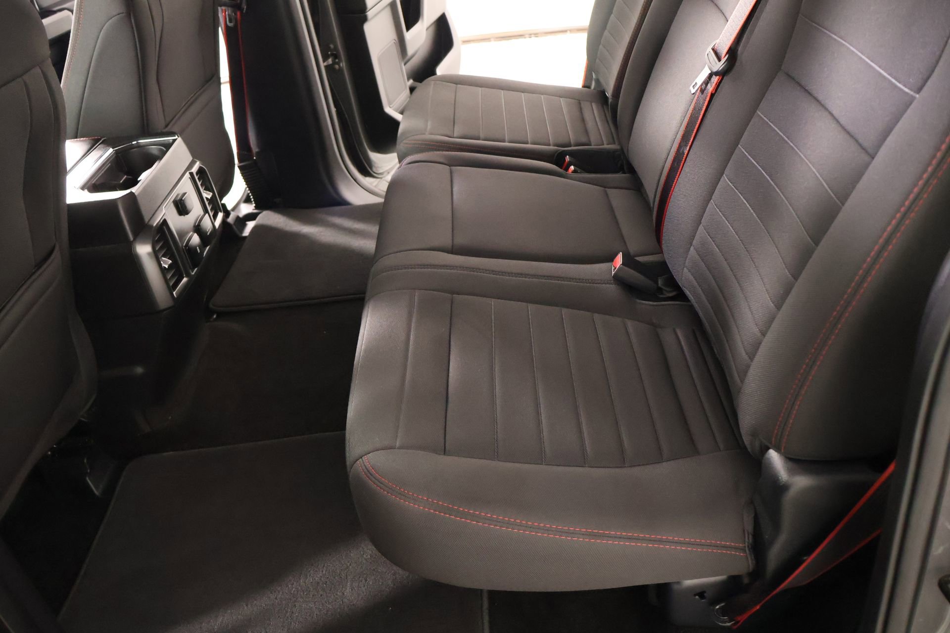 Used 2018 Ford F150 XLT w/ Equipment Group 302A Luxury AWD/4WD image 14