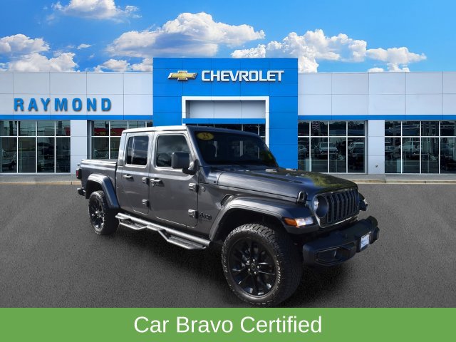 Used 2025 Jeep Gladiator Sport AWD/4WD image 1