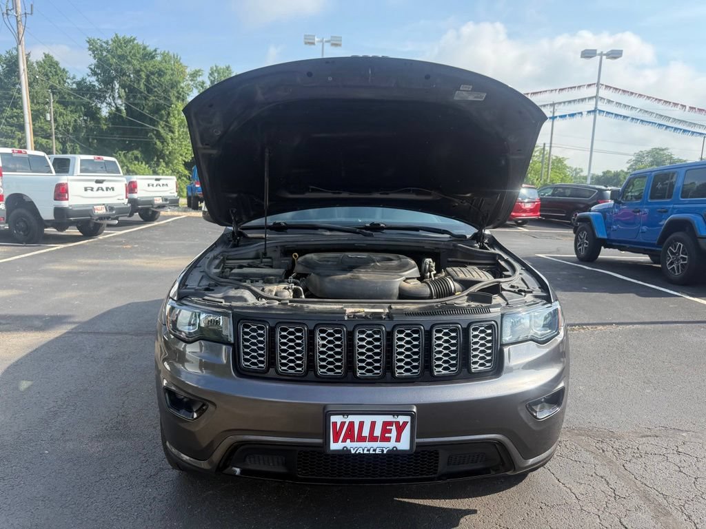 Used 2018 Jeep Grand Cherokee Altitude AWD/4WD image 53