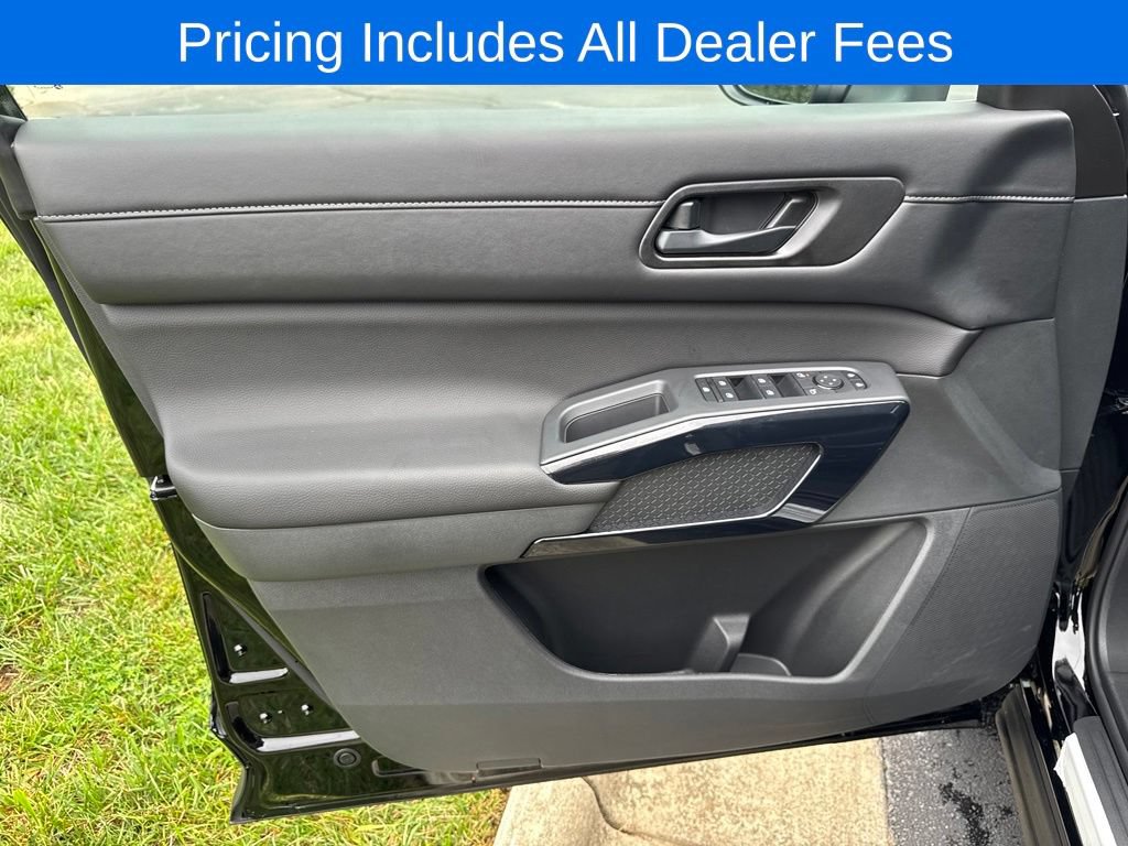 New 2026 Nissan Pathfinder SV w/ Cargo Package FWD image 10