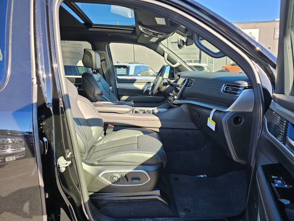New 2025 Jeep Wagoneer Series II image 11