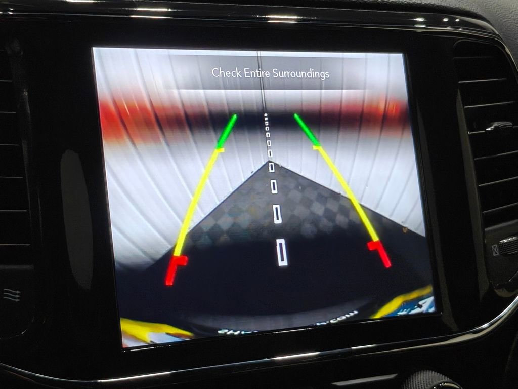 Used 2021 Jeep Grand Cherokee Laredo X image 7