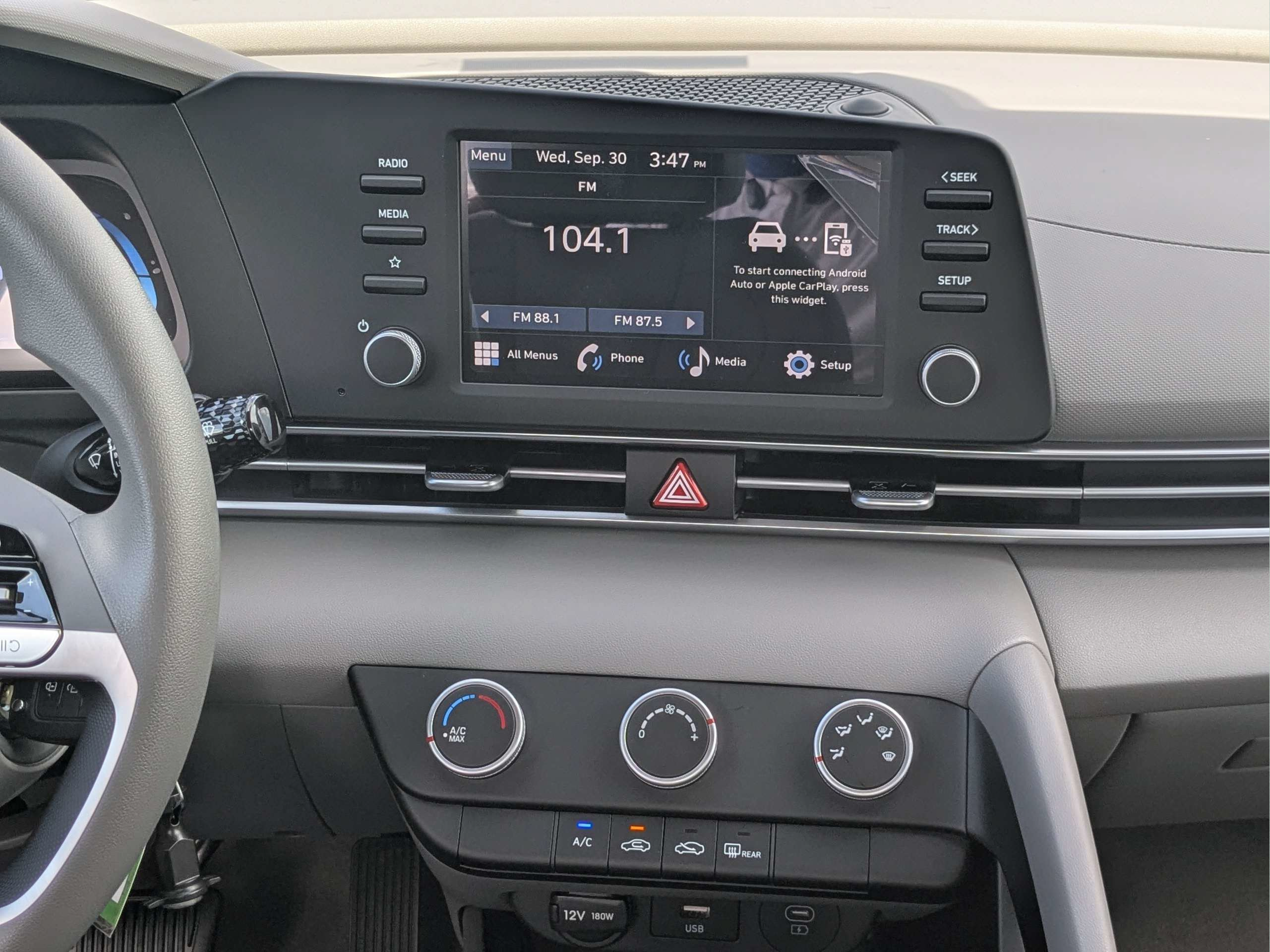 New 2026 Hyundai Elantra SE FWD image 18