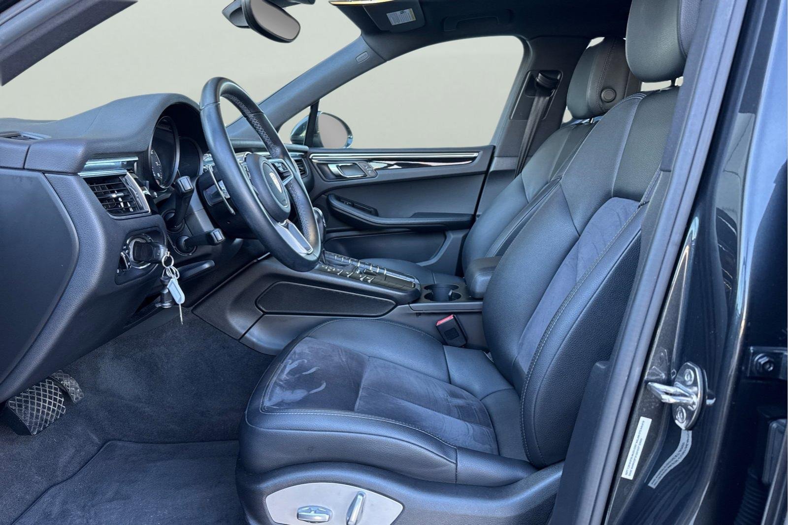 Used 2017 Porsche Macan image 14