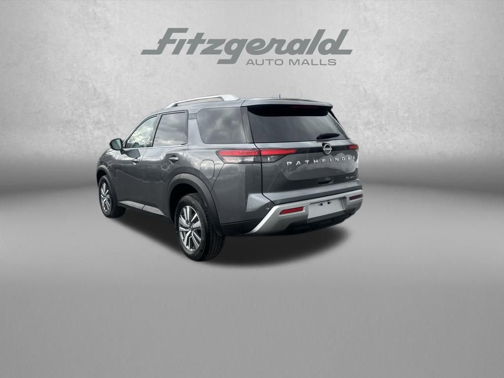Used 2025 Nissan Pathfinder SL image 5