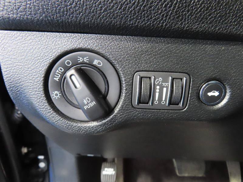 Used 2019 Dodge Challenger R/T Scat Pack w/ Plus Package RWD image 18